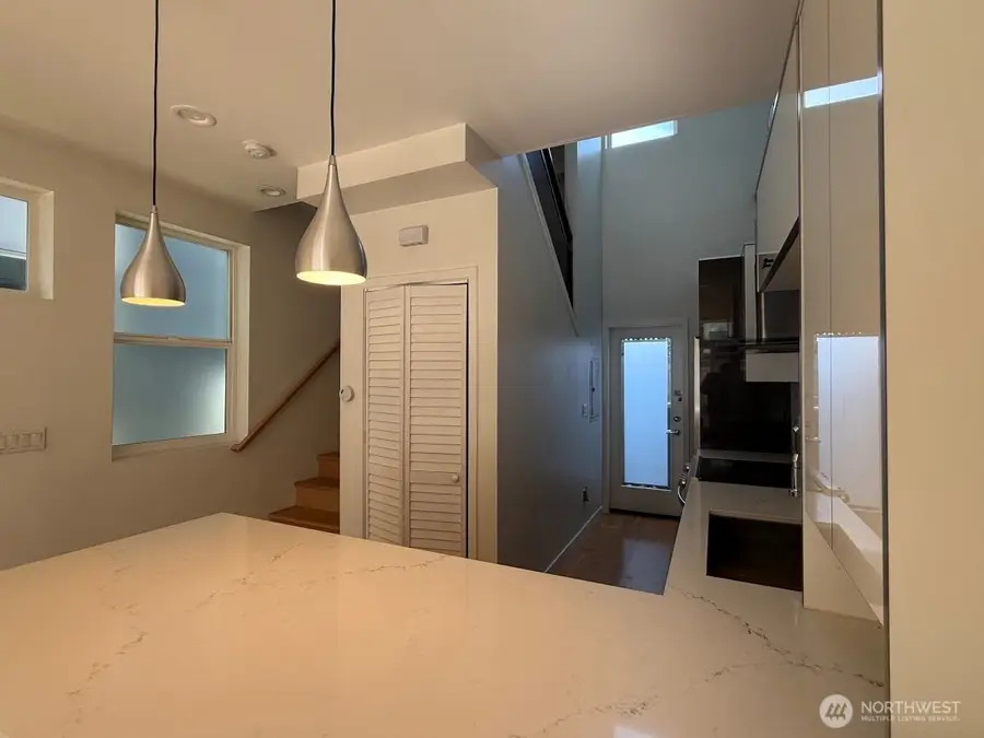 6317 34th Avenue, Seattle, WA 98126 - #3