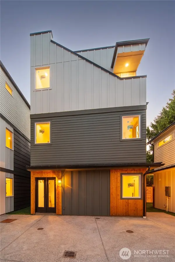 2652 NW 95th Street, Seattle, WA 98117