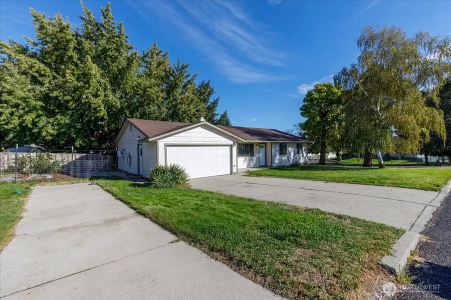 63 Sunset Drive, Electric City, WA 99123 - #2