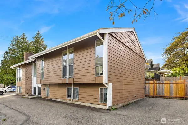 326 NE 50th Street, Seattle, WA 98105