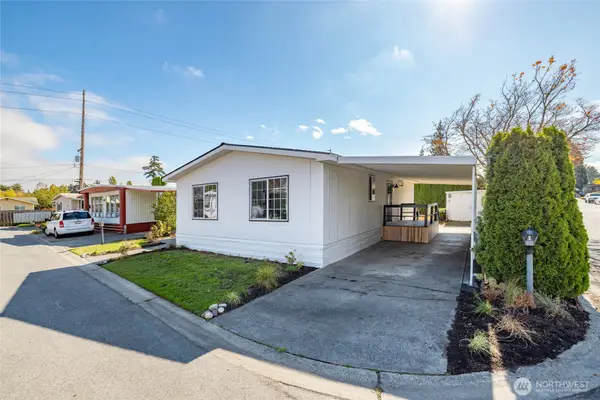 225 NE Ernst Street #49, Oak Harbor, WA 98277