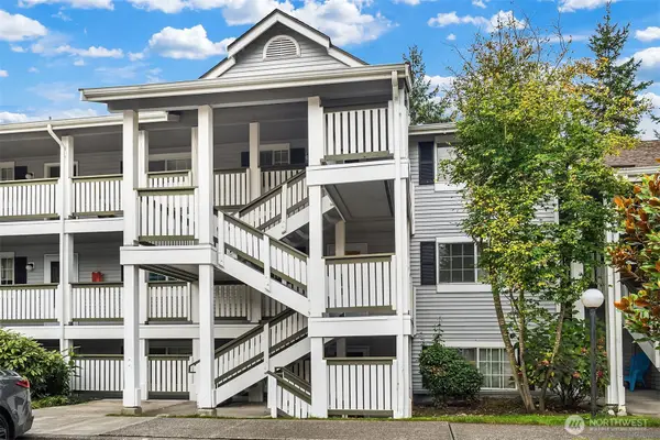23339 Cedar Way #A-204, Mountlake Terrace, WA 98043