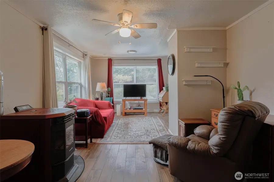 26 W Cherry Avenue, Omak, WA 98841 - #3