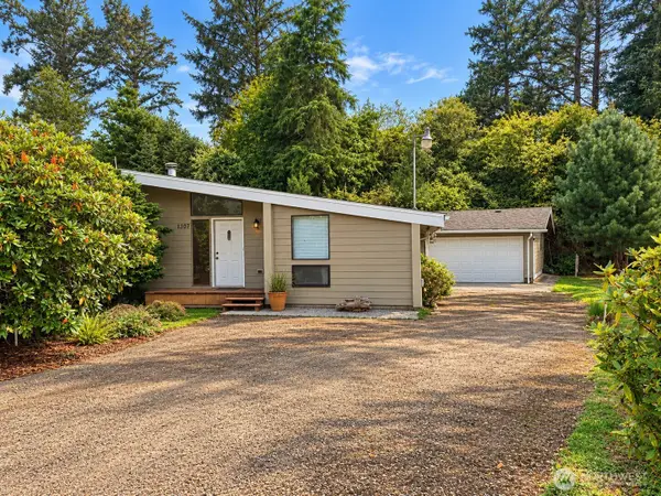 31307 L Street, Ocean Park, WA 98640