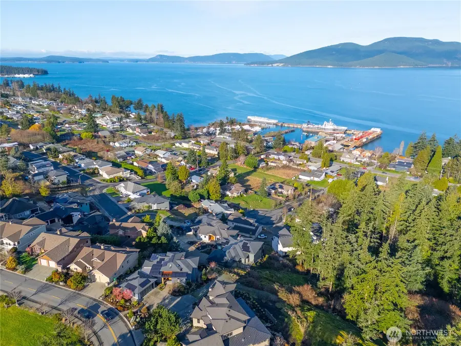 2712 17th Street #6B, Anacortes, WA 98221 - #2