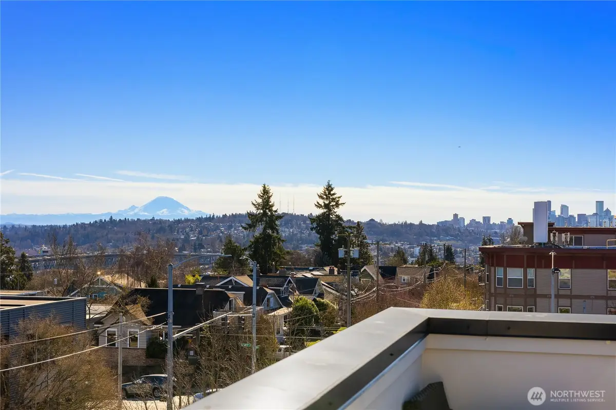 4515 Sunnyside Avenue N #B, Seattle, WA 98103 - #1