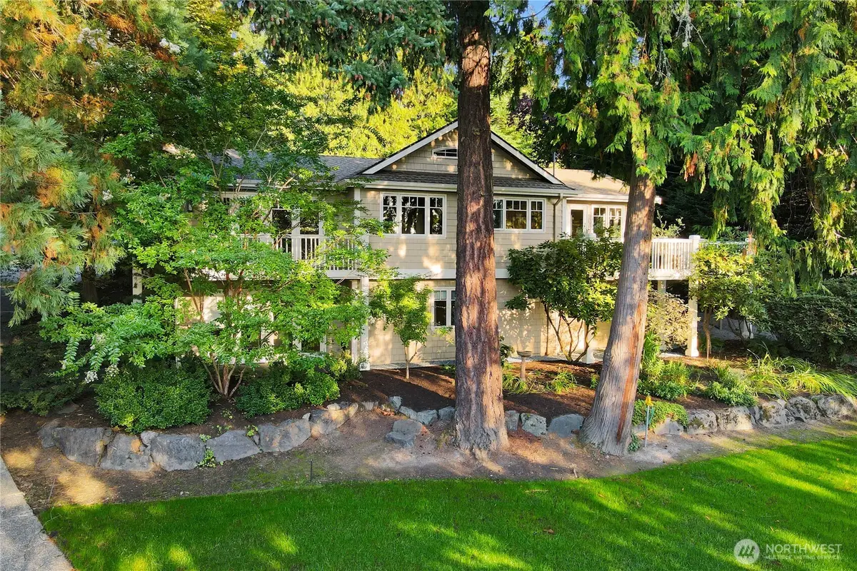 6720 W Mercer Way, Mercer Island, WA 98040 - #1