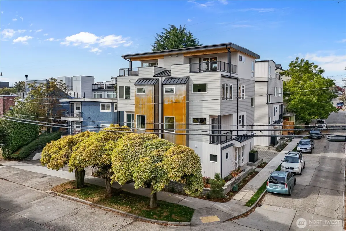 4469 Linden Avenue N, Seattle, WA 98103 - #1