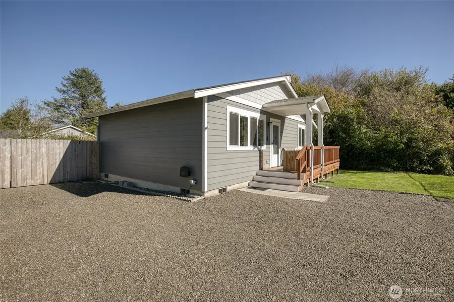 164 N Oar Loop Nw, Ocean Shores, WA 98569 - #2