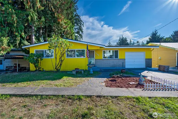 1135 S 204th Street, Seattle, WA 98198