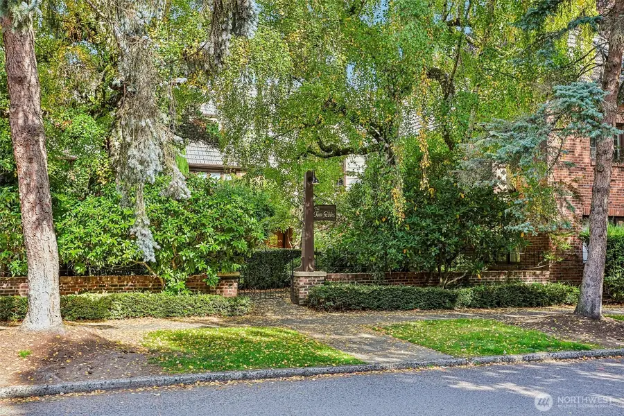 1516 E Republican Street #10, Seattle, WA 98112 - #2