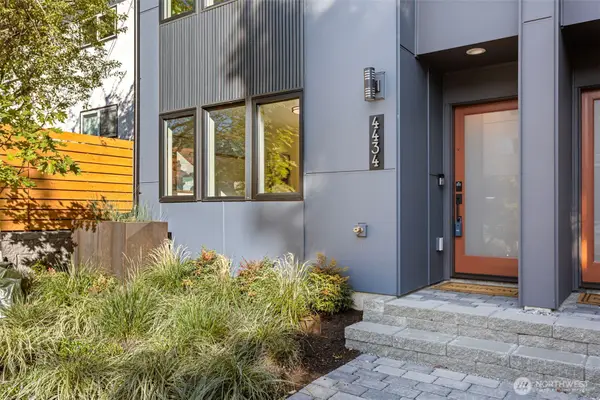 4434 Dayton Avenue N, Seattle, WA 98103