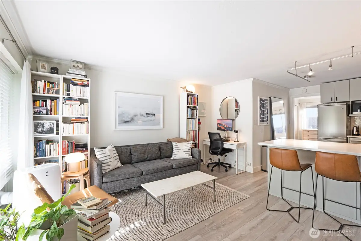 752 Bellevue Avenue E #204, Seattle, WA 98102 - #1