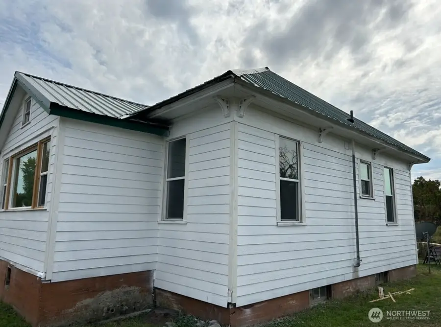 4 SW Raymond Street, Wilbur, WA 99185 - #2