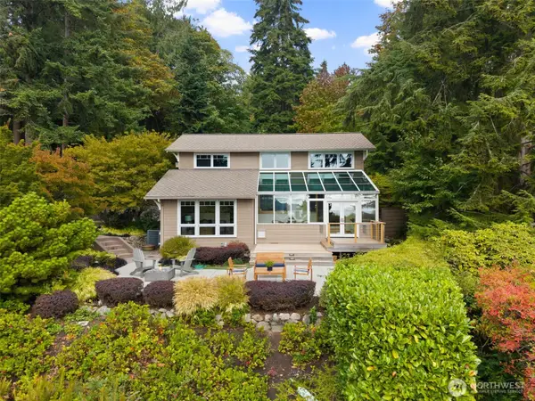 9796 NE Murden Cove Drive, Bainbridge Island, WA 98110