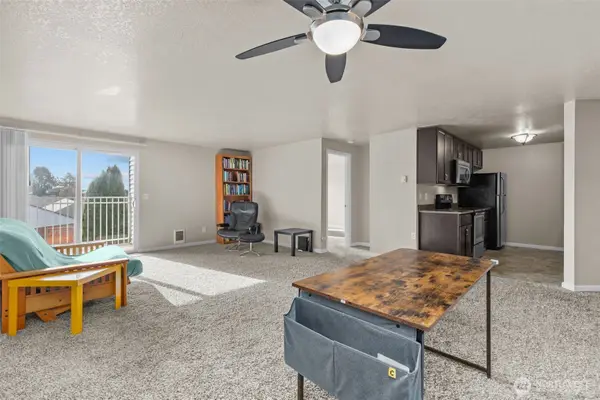 9815 Holly Drive #A208, Everett, WA 98204