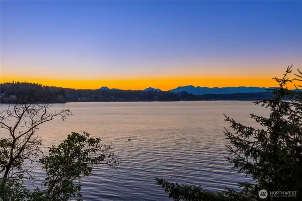 8405 Hansen Road Ne, Bainbridge Island, WA 98110