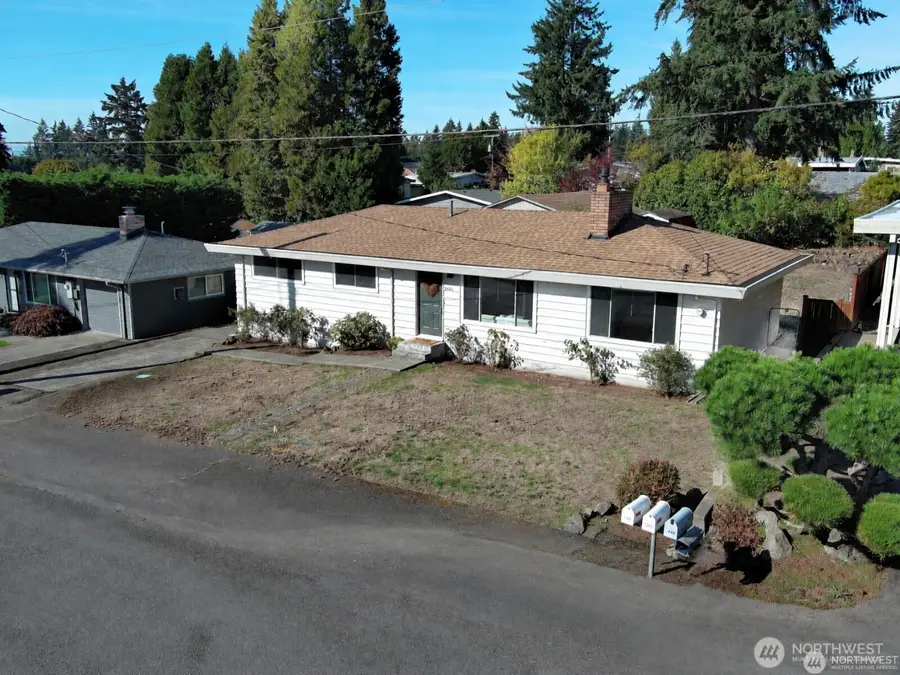 2404 NE 22nd Street, Renton, WA 98056 - #3