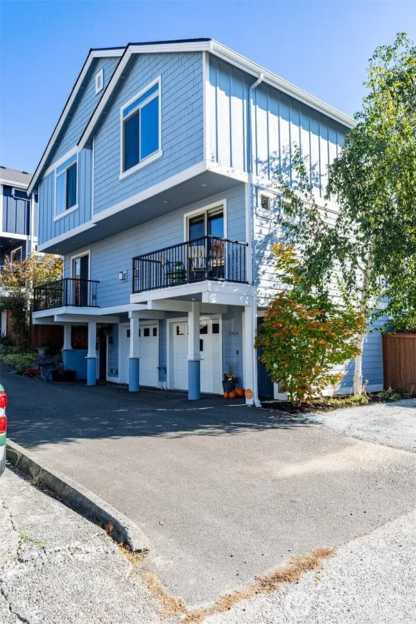 3043 59th Avenue Sw #A, Seattle, WA 98116