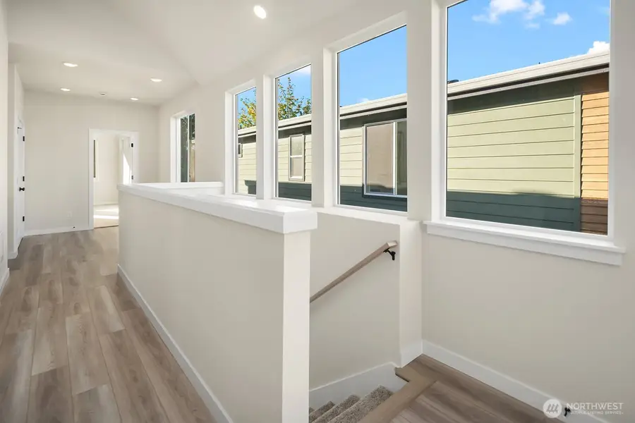 4027 Aberdeen Way Ne, Newcastle, WA 98056 - #2