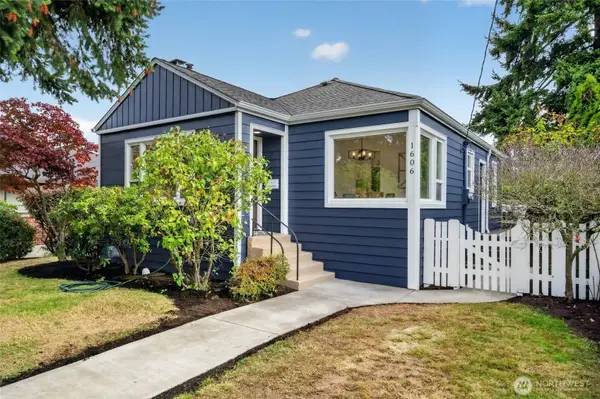 1606 42nd Avenue Sw, Seattle, WA 98116