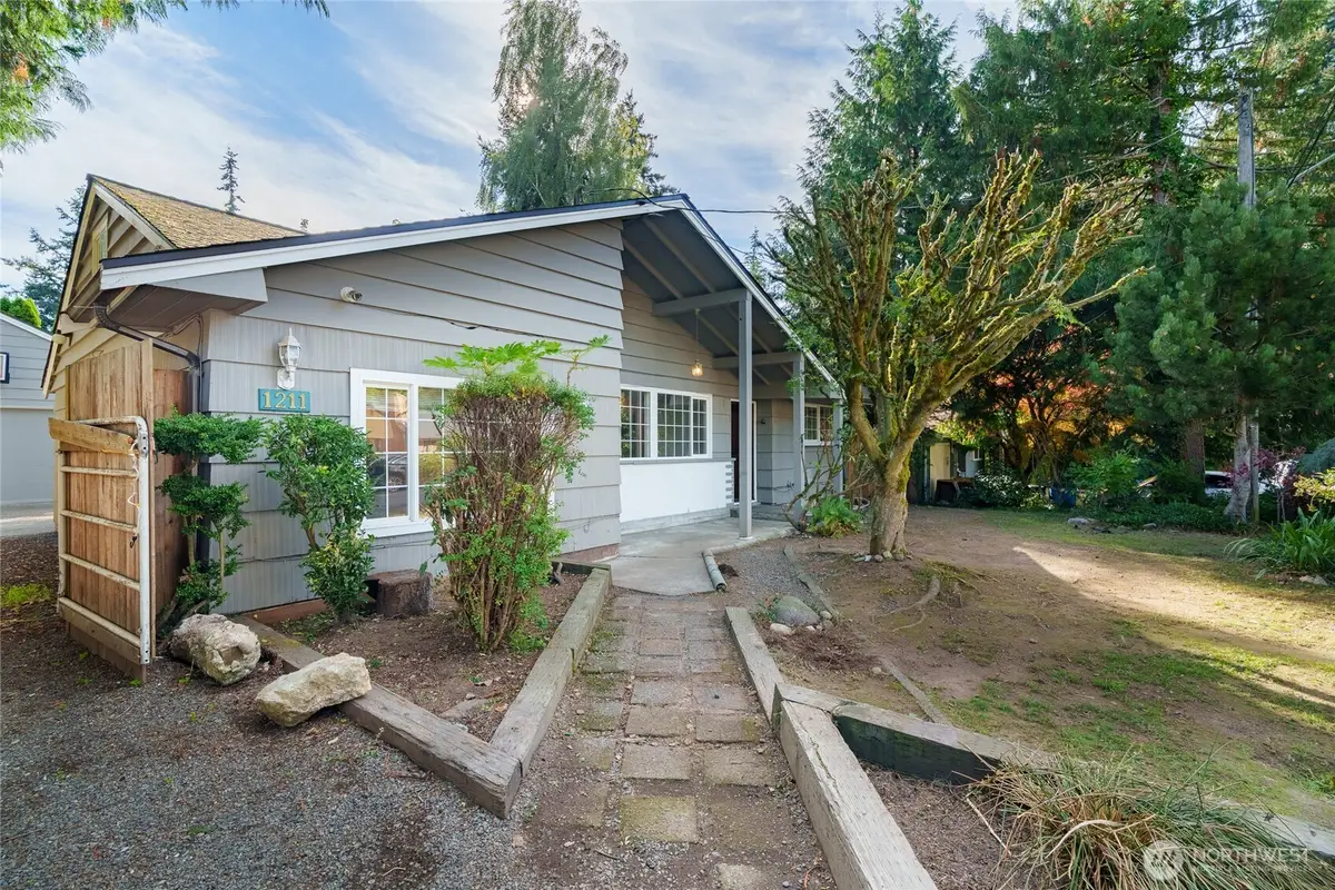 1211 N 173rd Street, Shoreline, WA 98133 - #1