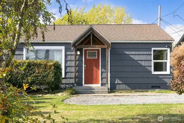 3229 Bennett Drive, Bellingham, WA 98225