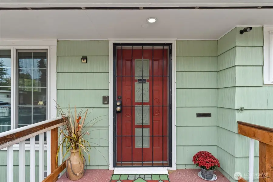 630 N Constitution Avenue, Bremerton, WA 98312 - #3