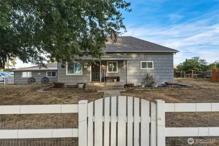 104 S B Street, Prescott, WA 99348 - #3