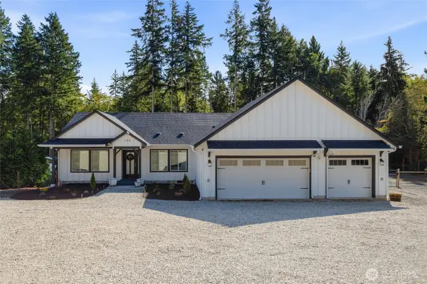 190 E Olympic Palisades Drive, Belfair, WA 98528