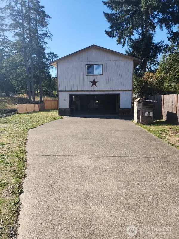 25102 32nd Avenue E, Spanaway, WA 98387