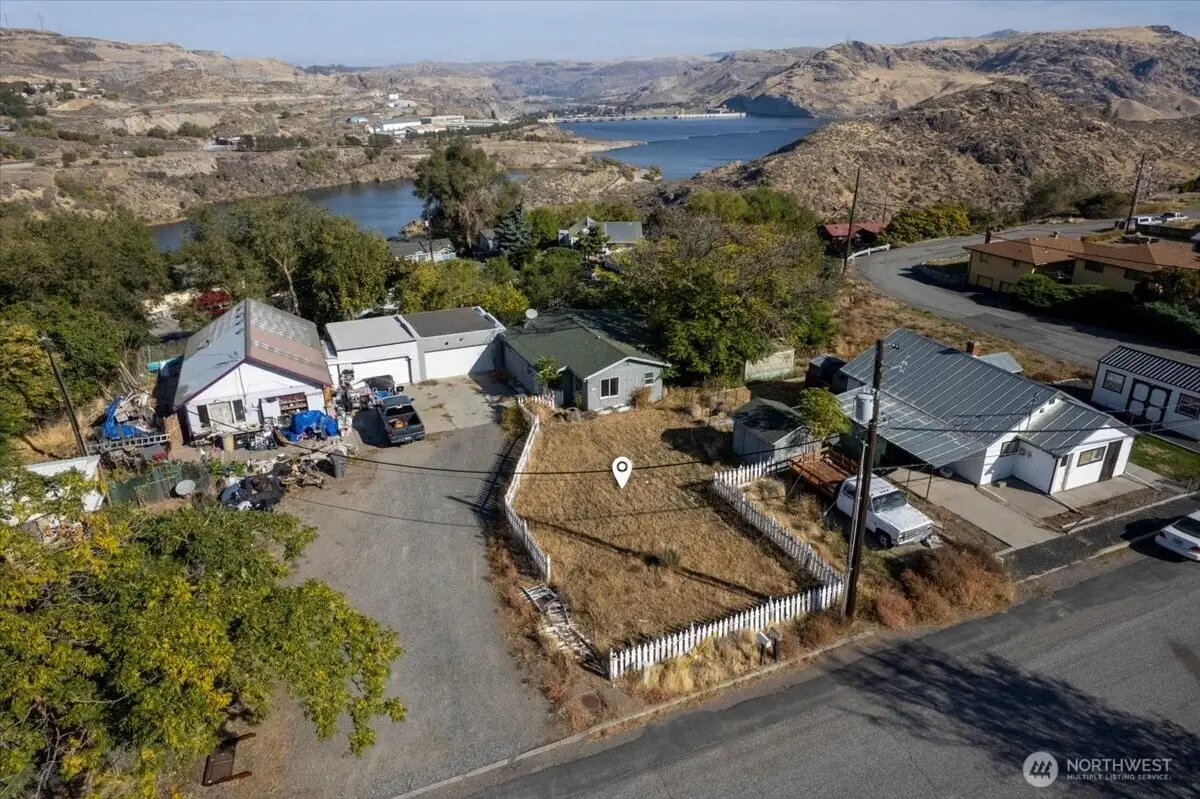 213 Roosevelt Drive, Grand Coulee, WA 99133 - #1