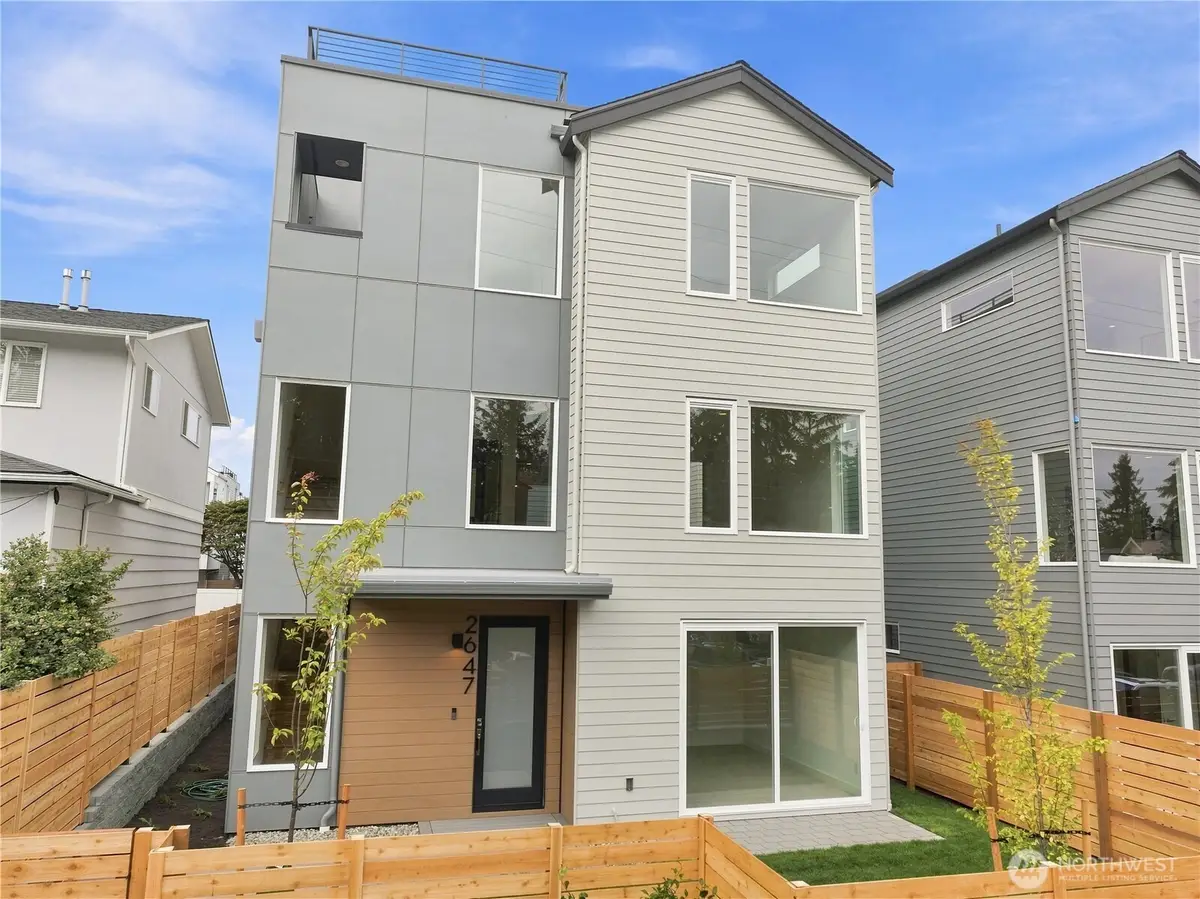 2647 Walnut Avenue Sw, Seattle, WA 98116 - #1