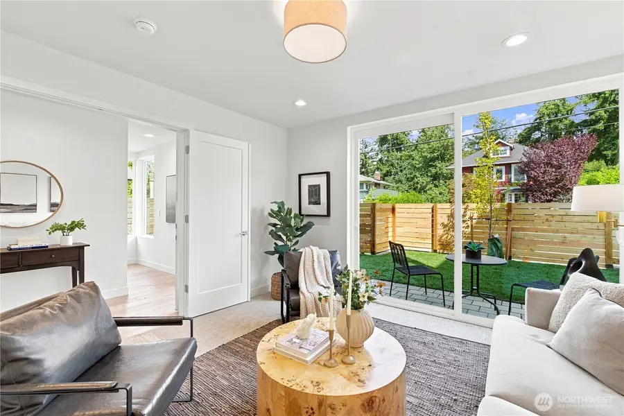 2647 Walnut Avenue Sw, Seattle, WA 98116 - #3