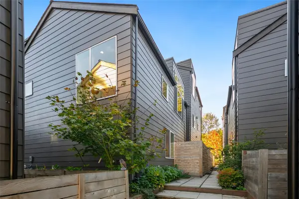 11822 31st Place Ne #B, Seattle, WA 98125