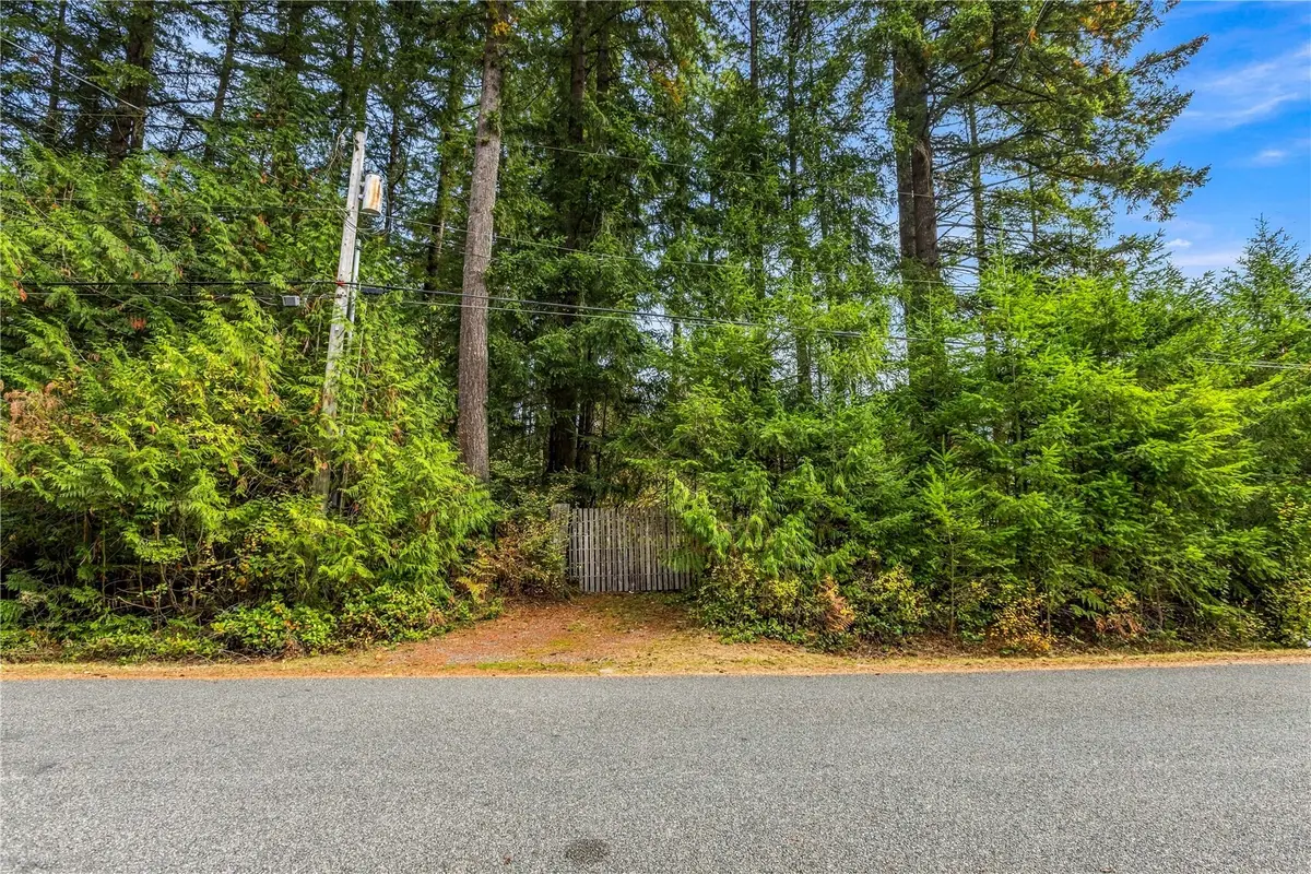 8290 Golden Valley Boulevard, Maple Falls, WA 98266 - #1