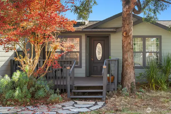 25728 78th Avenue Sw, Vashon, WA 98070