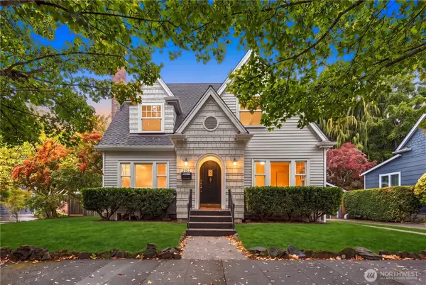 2102 N 60th Street, Seattle, WA 98103