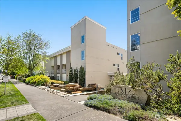 4527 45th Avenue Sw #204S, Seattle, WA 98116