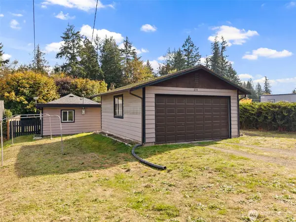 2290 Hilltop Lane Nw, Bremerton, WA 98312