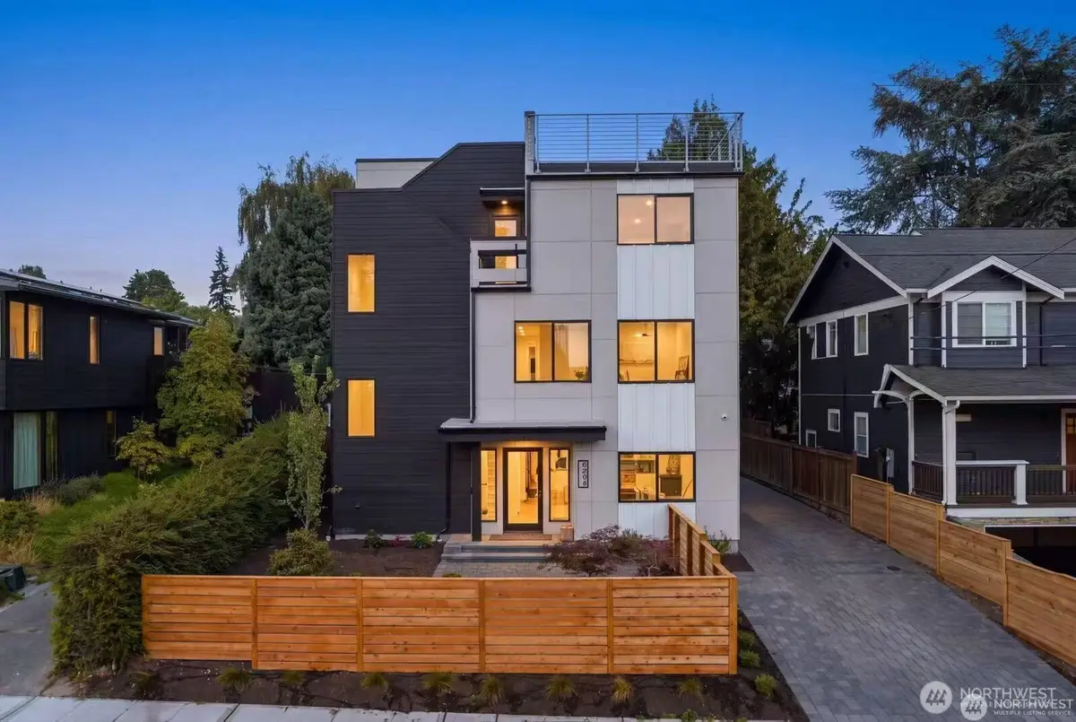 6208 43rd Avenue Ne, Seattle, WA 98115 - #1