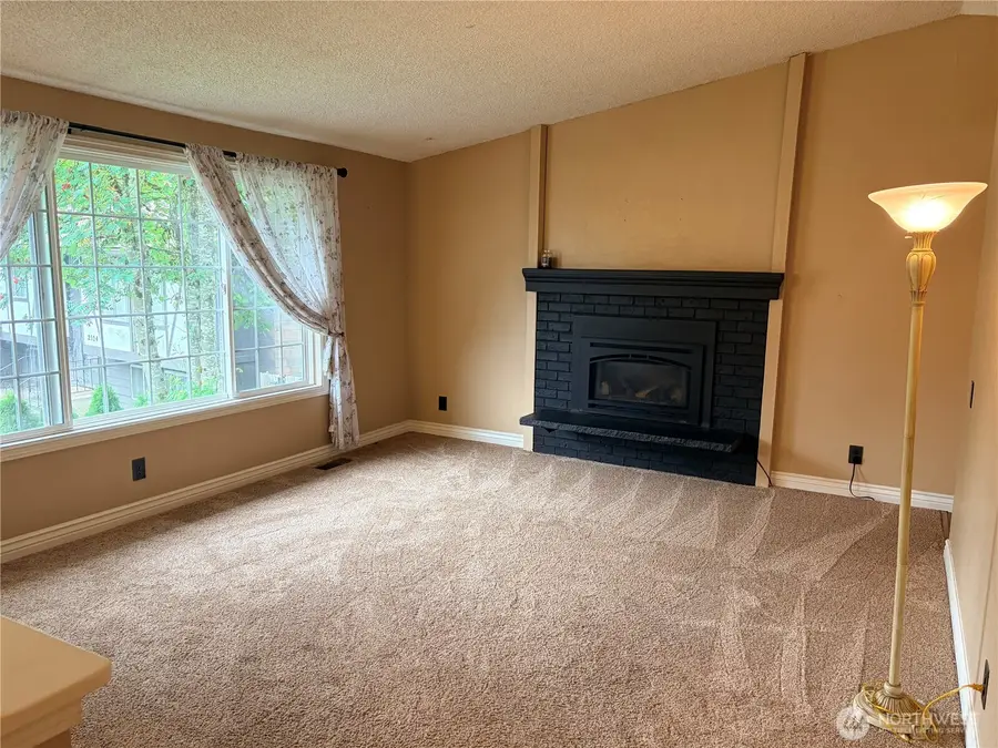 2102 30th Avenue Se, Puyallup, WA 98374 - #2
