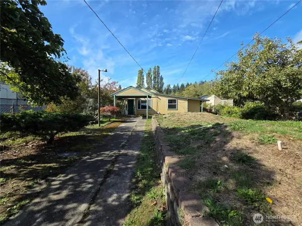 425 Sunnyhill Road W, Bremerton, WA 98312
