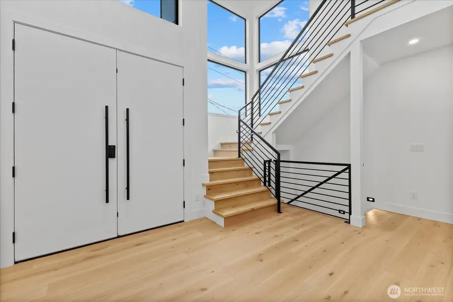 2815 W Elmore Street, Seattle, WA 98199 - #3
