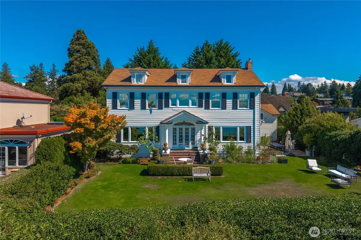 3233 Magnolia Boulevard W, Seattle, WA 98199 - #1