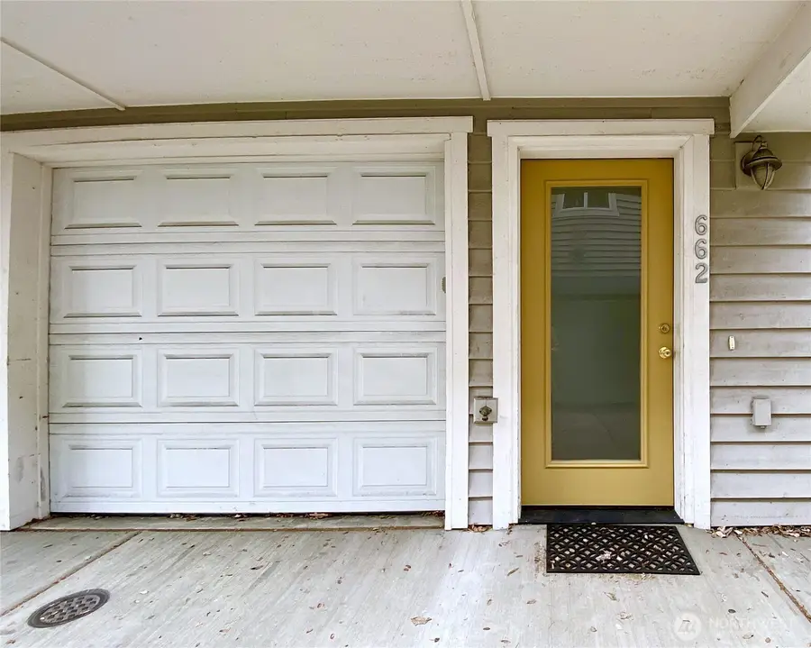 662 NE 40th Street, Seattle, WA 98105 - #2