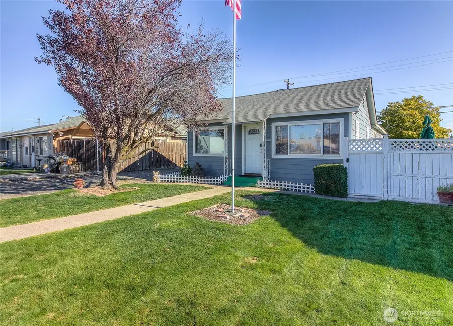 3209 S 2nd Street, Union Gap, WA 98903 - #2