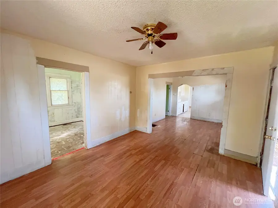 1102 Jefferson Avenue, Yakima, WA 98902 - #3
