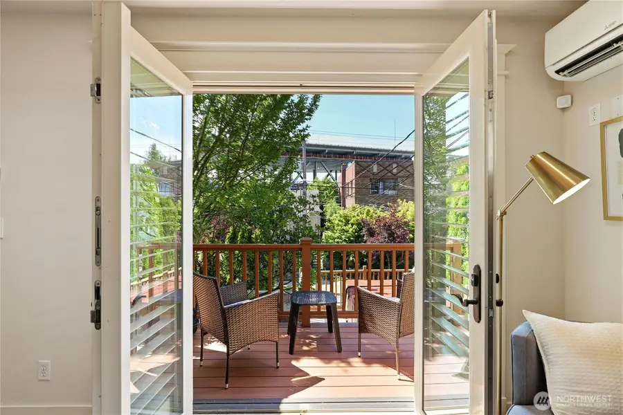 3128 Franklin Avenue E #B, Seattle, WA 98102 - #2