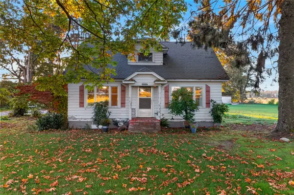 8596 District Line Road, Burlington, WA 98233